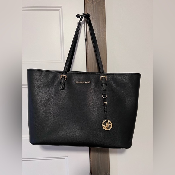 Michael Kors purse and wallet - Picture 1 of 8